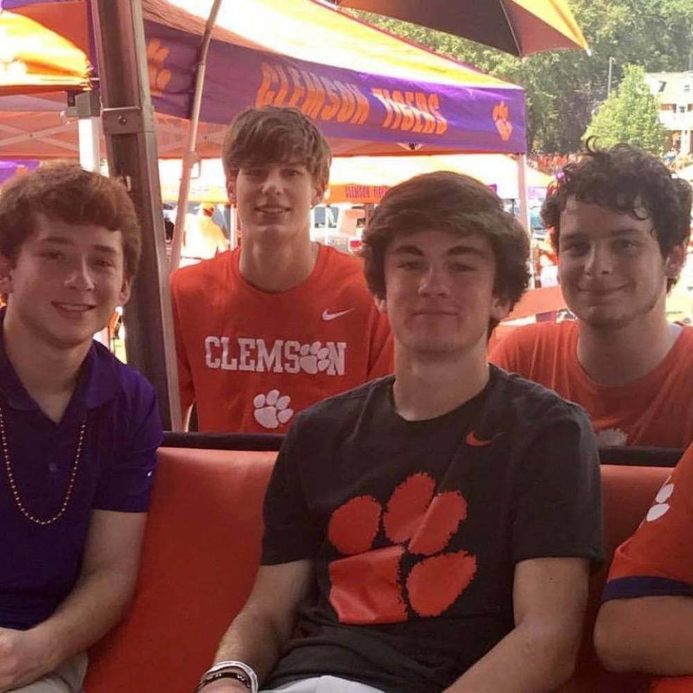 Meet your Posher, Carson